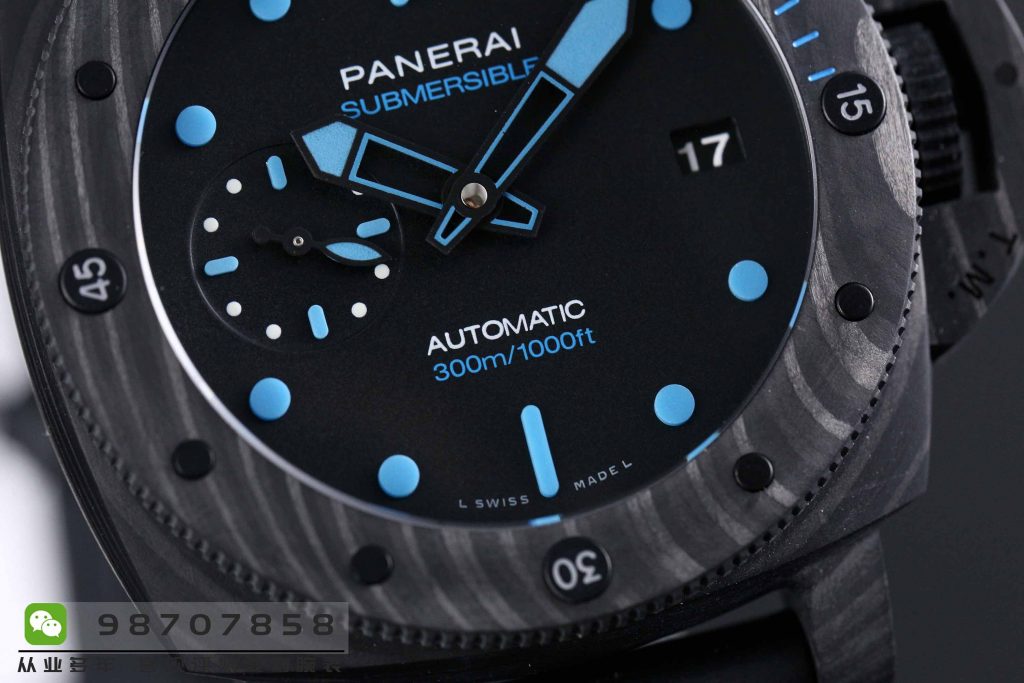 VS厂复刻潜行系列碳纤维材质─ 沛纳海PAM00960腕表