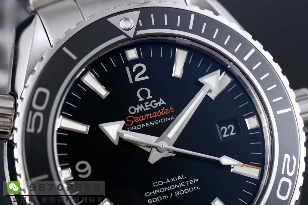 VS厂欧米茄海马系列600M钢字钢带42MM腕表做工如何插图5