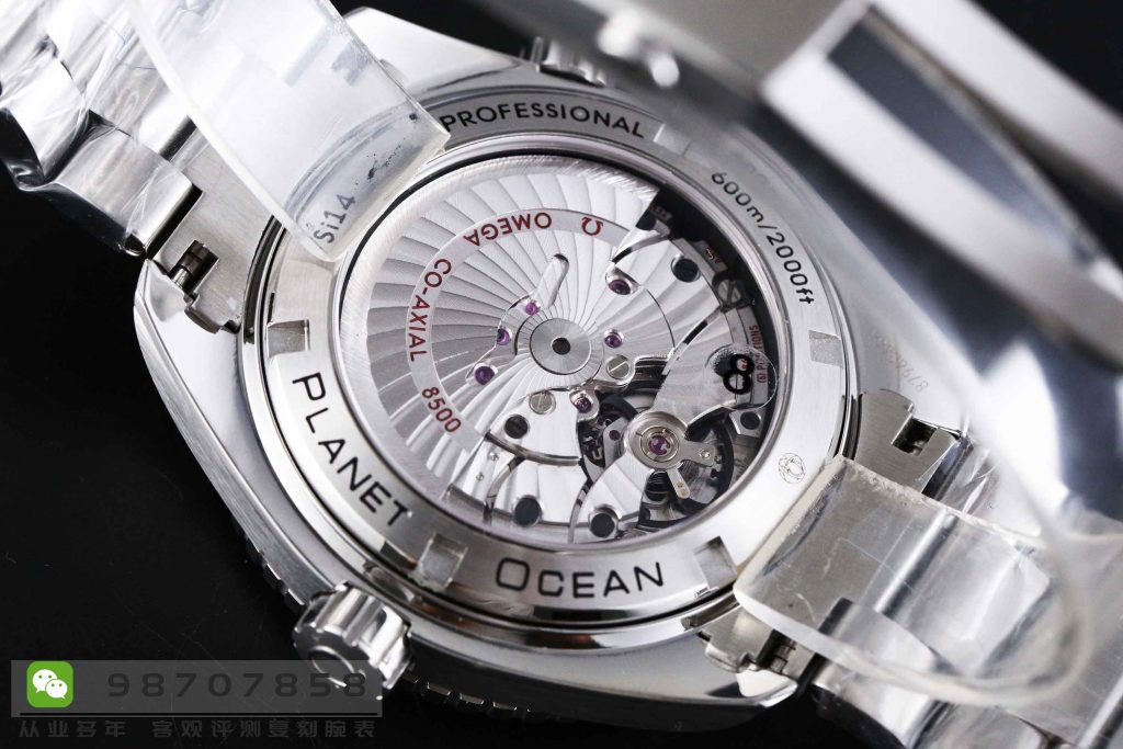 VS厂欧米茄海马系列600M钢字钢带42MM腕表做工如何插图9