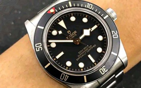 ZF厂帝舵碧湾系列小黑花M79250BA细节评测