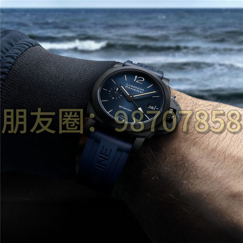 全新线上独家发售的沛纳海 LuminorGMTCeramica40毫米腕表 PAM01783